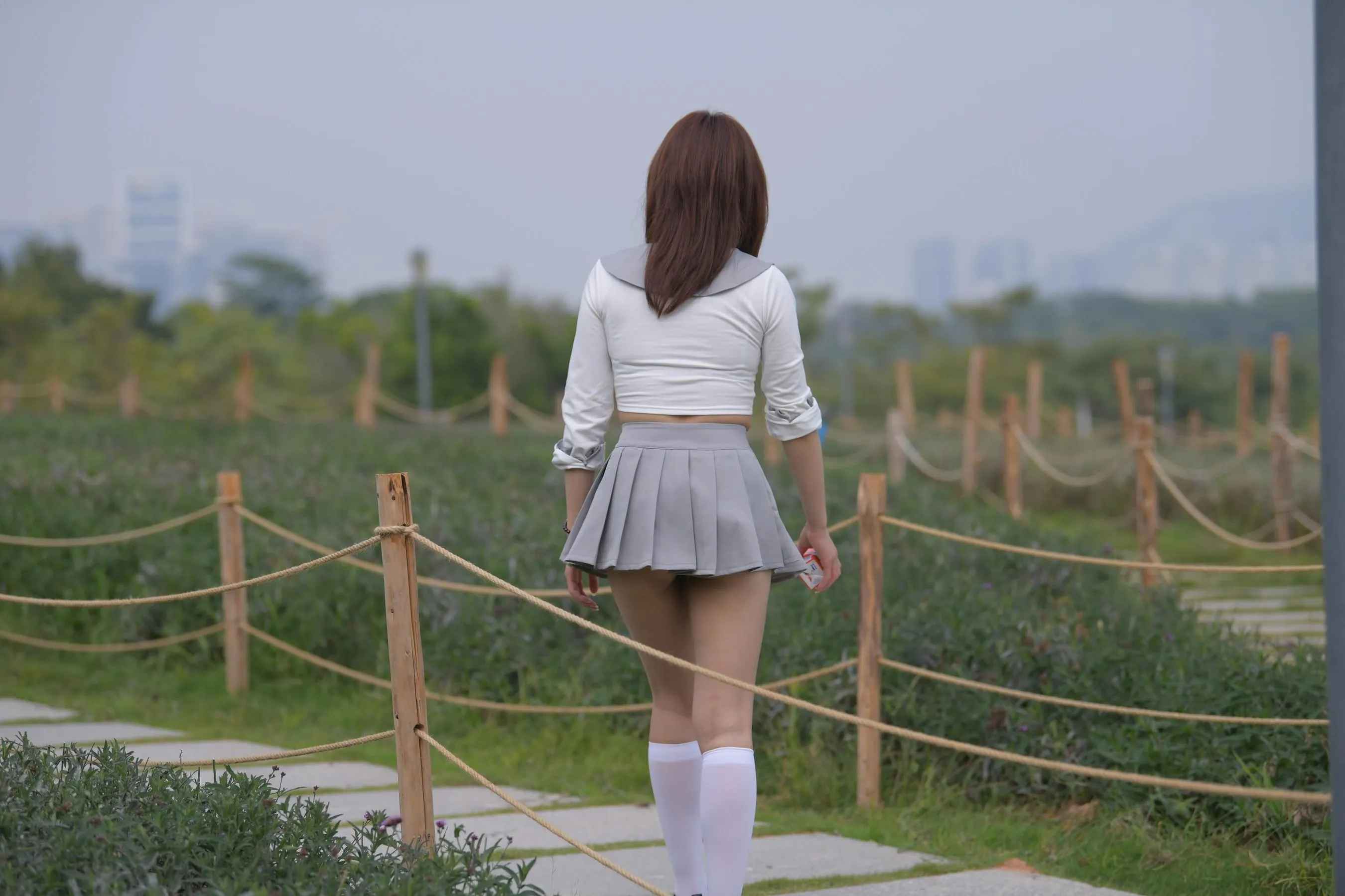 [魔镜街拍] NO.095 性感动人的小百褶裙美女 [763P]插图